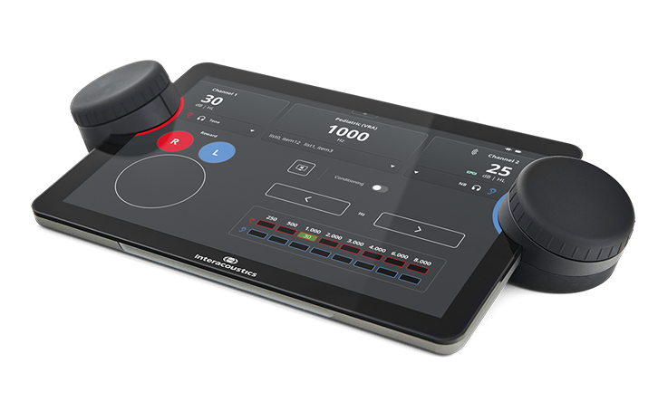 Pediatric (VRA) test screen with the Touch Keyboard. For channels 1 and 2, it is possible to change the stimulus level and type. There are buttons to reward right or left, enable conditioning, and change the frequency level. Finally, there is a table showing the scored hearing threshold for each ear and for each frequency.